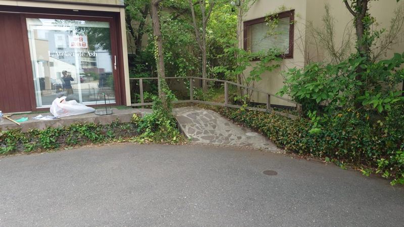 作業前の店の前の通り
